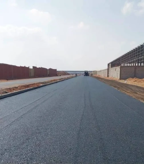 وزيرة الإسكان تتابع مشروعات تطوير الطرق ورفع كفاءة المرافق والتصدي للإشغالات بمدينة العاشر من رمضان
