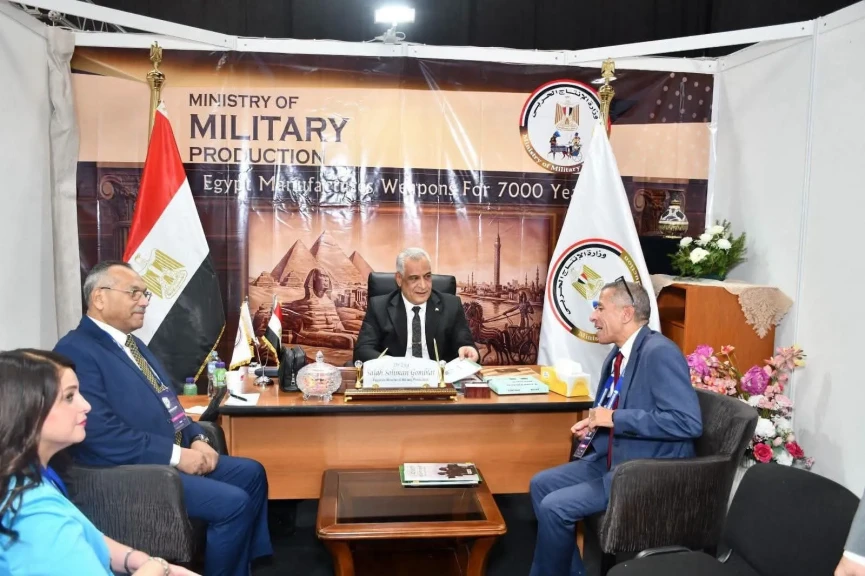 وزير الدولة للإنتاج الحربي يستقبل ممثلي عدد من الشركات بجناح الوزارة بمعرض الدفاع الأول بالبوسنة والهرسك
