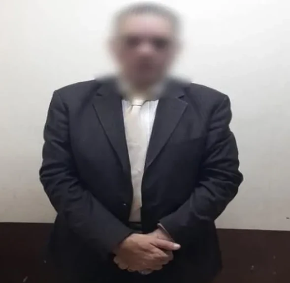 الداخلية: ضبط المتهم بالنصب والاحتيال علي المواطنين بتوفير وحدات فندقية بقري سياحية