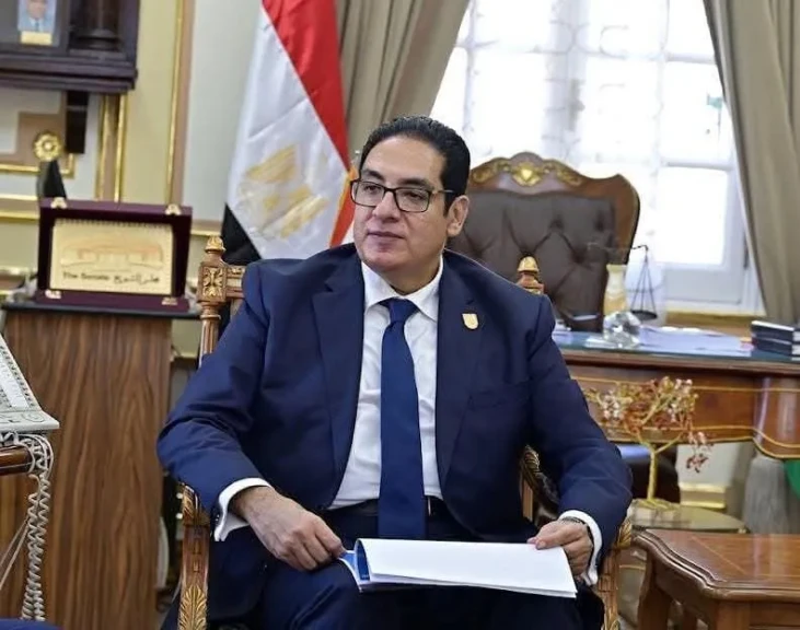رئيس جامعة القاهرة يستقبل وفد شركة «هواوي مصر» لبحث إنشاء مركز للتميز في تكنولوجيا المعلومات والاتصالات