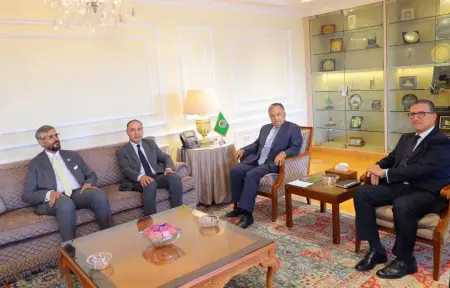 الأمين العام لجامعة الدول العربية يستقبل المكلف بتسيير شؤون وزارة الخارجية والتعاون الدولي بدولة ليبيا