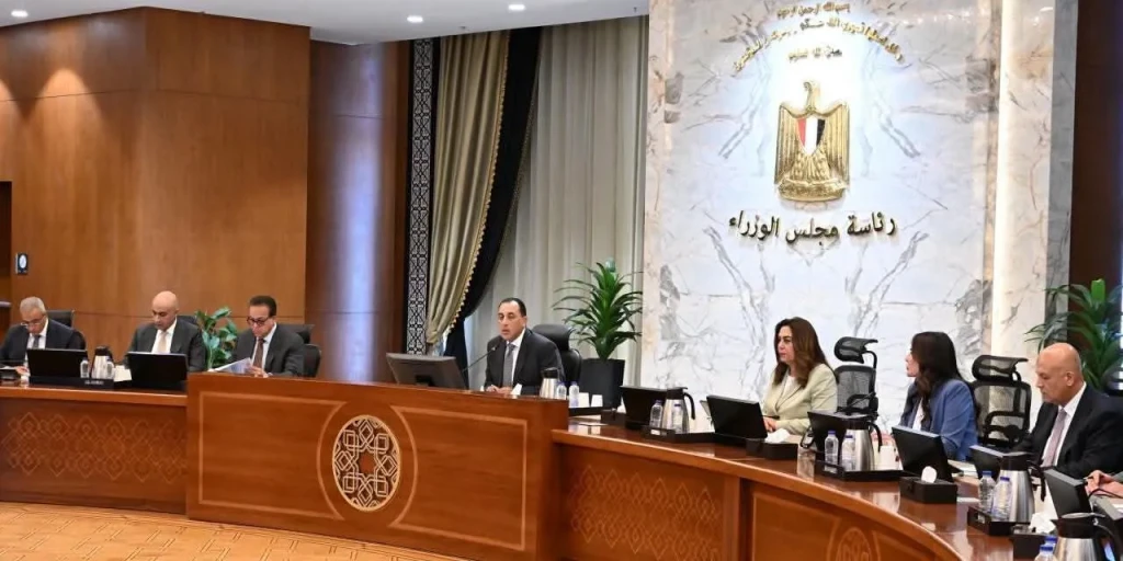 رئيس الوزراء يتابع الموقف التنفيذي للمبادرة الرئاسية ”حياة كريمة”