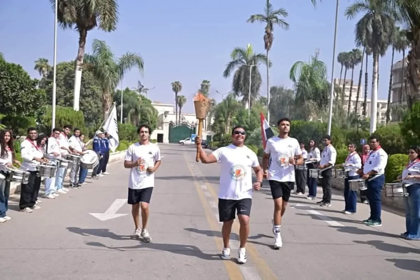 جامعة القاهرة تستقبل شعلة أسبوع شباب الجامعات والمعاهد العليا الرابع عشر