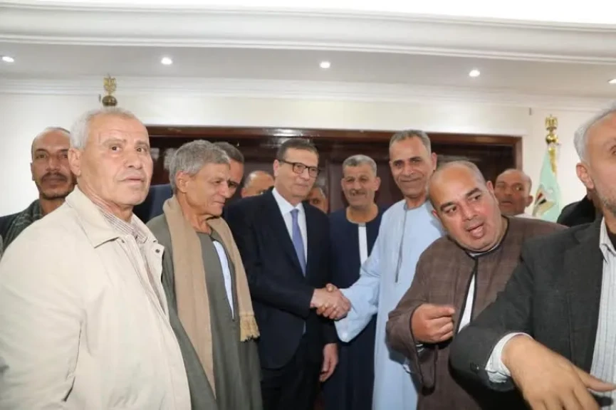 وزير الزراعة يقدم التهنئة: المزارع المصري هو خط الدفاع الأول عن الأمن الغذائي