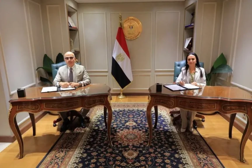 وزيرة التضامن ورئيس جامعة عين شمس يوقعان بروتوكول تعاون لتدشين الدبلوم المهني للإرشاد والدعم النفسي للأطفال والمراهقين