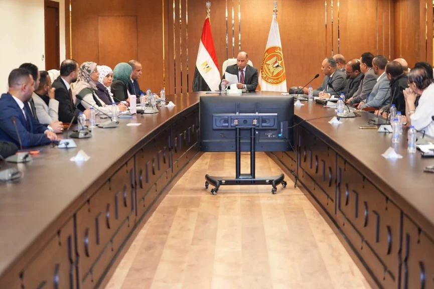 وزير العمل يمنح شركات إلحاق عمالة بالخارج مهلة 6 أشهر لتوفيق أوضاعها