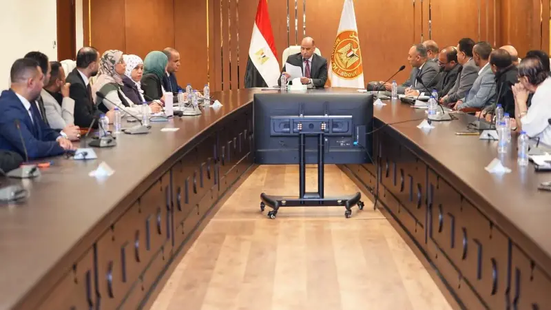 وزير العمل يمنح شركات إلحاق عمالة بالخارج مهلة 6 أشهر لتوفيق أوضاعها