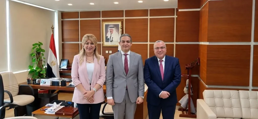 نقيب الإعلاميين يبحث مع الجامعة العربية المفتوحة إطلاق برامج أكاديمية لتأهيل الإعلاميين