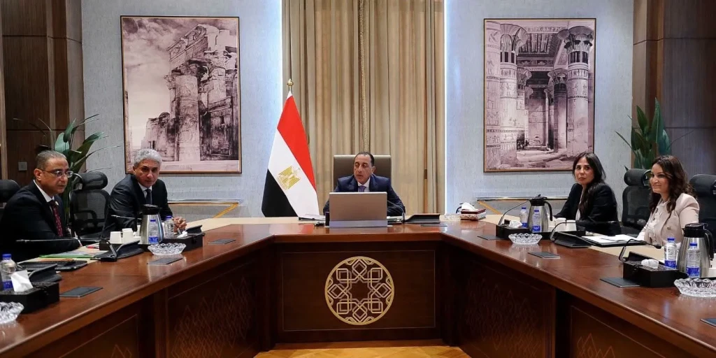 رئيس الوزراء يتابع مستجدات مشروع إعادة إحياء منطقة ”نزلة السمان”