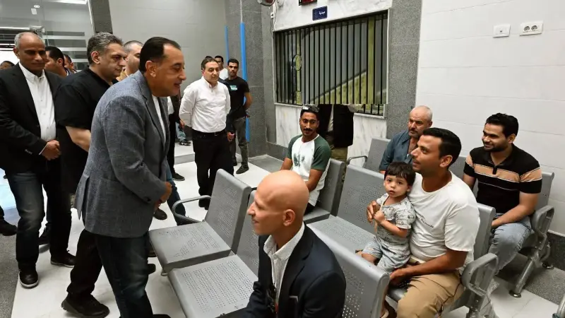 رئيس الوزراء يتفقد مركز طب الأسرة بقرية الجزيرة الخضراء في مطوبس ضمن جولته بمشروعات ”حياة كريمة” بكفر الشيخ