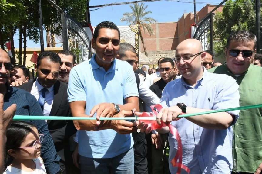 وزير الشباب والرياضة ومحافظ الفيوم يفتتحان حمام سباحة بمركز شباب الشهيد ربيع محمد كاسب بقرية مطرطارس