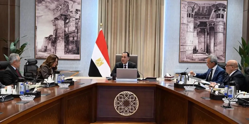 رئيس الوزراء يستعرض التعديلات المقترحة على قانون التصالح في بعض مخالفات البناء وتقنين أوضاعها