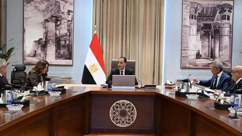 رئيس الوزراء يستعرض التعديلات المقترحة على قانون التصالح في بعض مخالفات البناء وتقنين أوضاعها