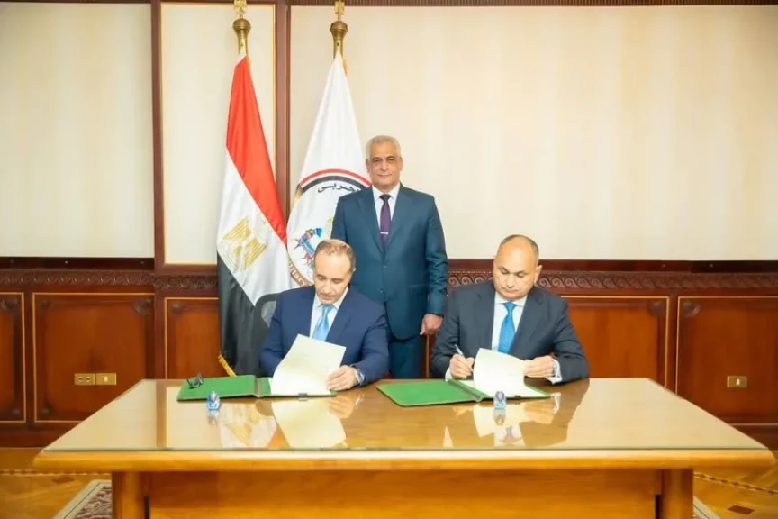 وزير الدولة للإنتاج الحربي يشهد توقيع مذكرة تفاهم بين «تويا تكنولوجي» وIntel