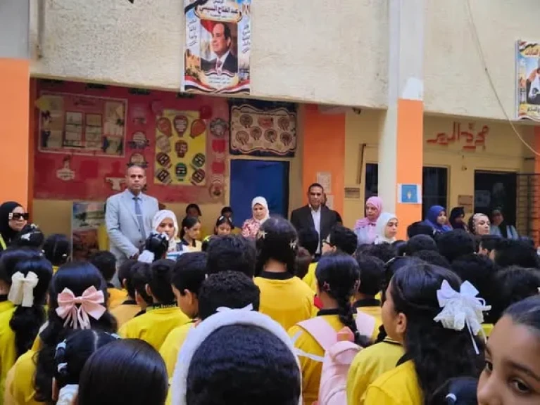 بتوجيهات الدكتور محمد عبداللطيف.. طارق حلمي يتابع انتظام العملية التعليمية بمدارس الجيزة مع انطلاق العام الدراسي الجديد