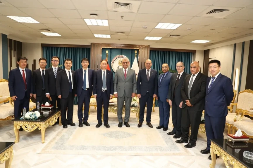 وزير الدولة للإنتاج الحربي يبحث مع وفد شركة CEC الصينية التعاون في مجالات الطاقة والتكنولوجيات المتقدمة