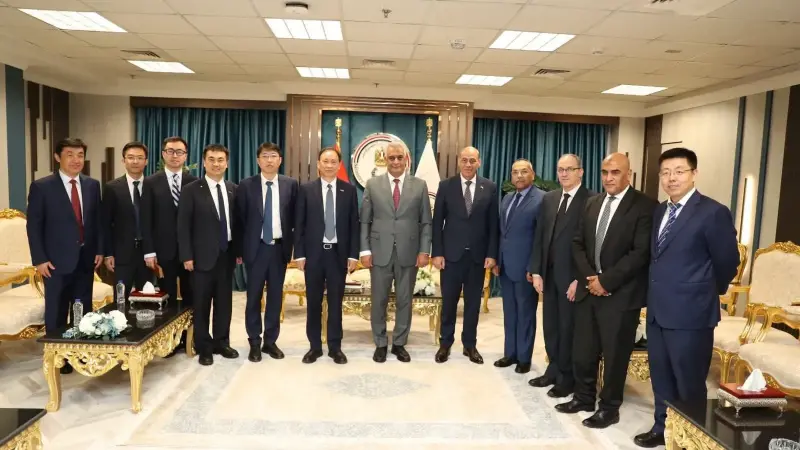 وزير الدولة للإنتاج الحربي يبحث مع وفد شركة CEC الصينية التعاون في مجالات الطاقة والتكنولوجيات المتقدمة