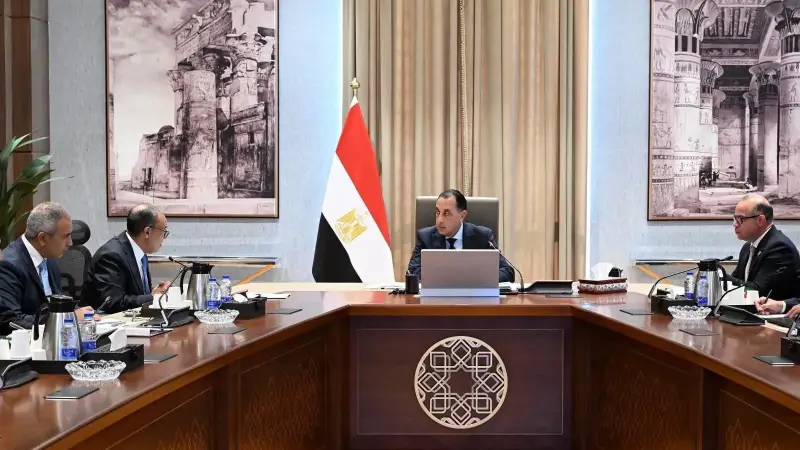 رئيس الوزراء يتابع الاستعدادات والترتيبات الجارية لاستضافة اجتماع مخصص للأعمال بالتعاون مع المنتدى الاقتصادي العالمي