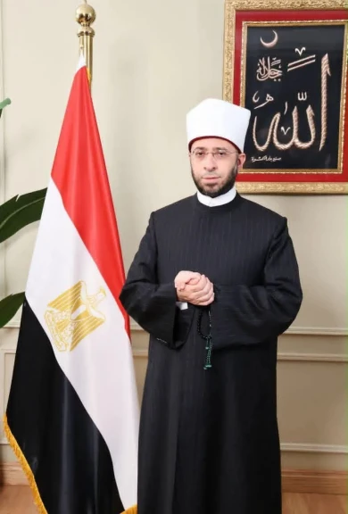 وزير الأوقاف يدين محاولة استهداف الحرم المكي ويؤكد التضامن التام مع المملكة