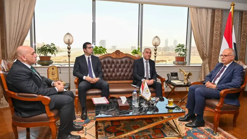 وزير الري يلتقي رئيس الهيئة العامة للاستعلامات لبحث تعزيز التنسيق الإعلامي بشأن قضايا المياه