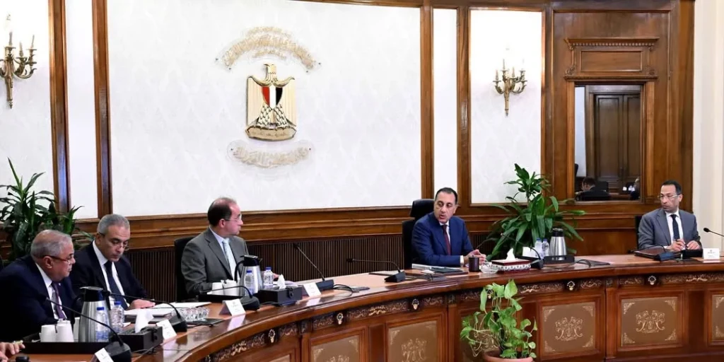 رئيس الوزراء يتابع مستجدات العمل لعدد من مشروعات تكنولوجيا المعلومات والبنية التحتية للاتصالات والتحول الرقميّ