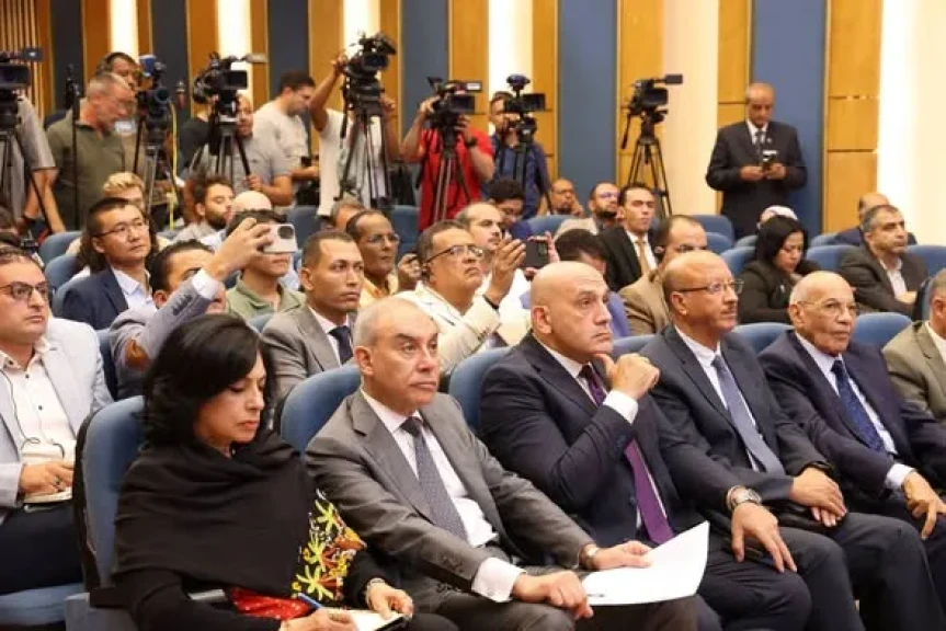 وزير الري يلتقي مراسلي وسائل الإعلام الأجنبية في جلسة إحاطة موسعة نظمتها الهيئة العامة للاستعلامات