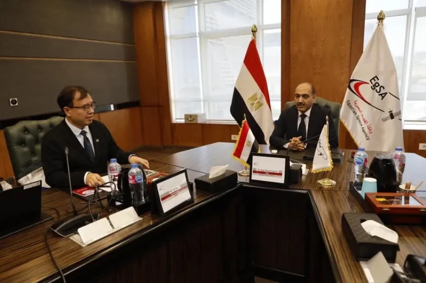 الرئيس التنفيذي لوكالة الفضاء المصرية يستقبل وفدًا من هيئة الأرصاد الجوية الصينية لبحث سبل التعاون المشترك