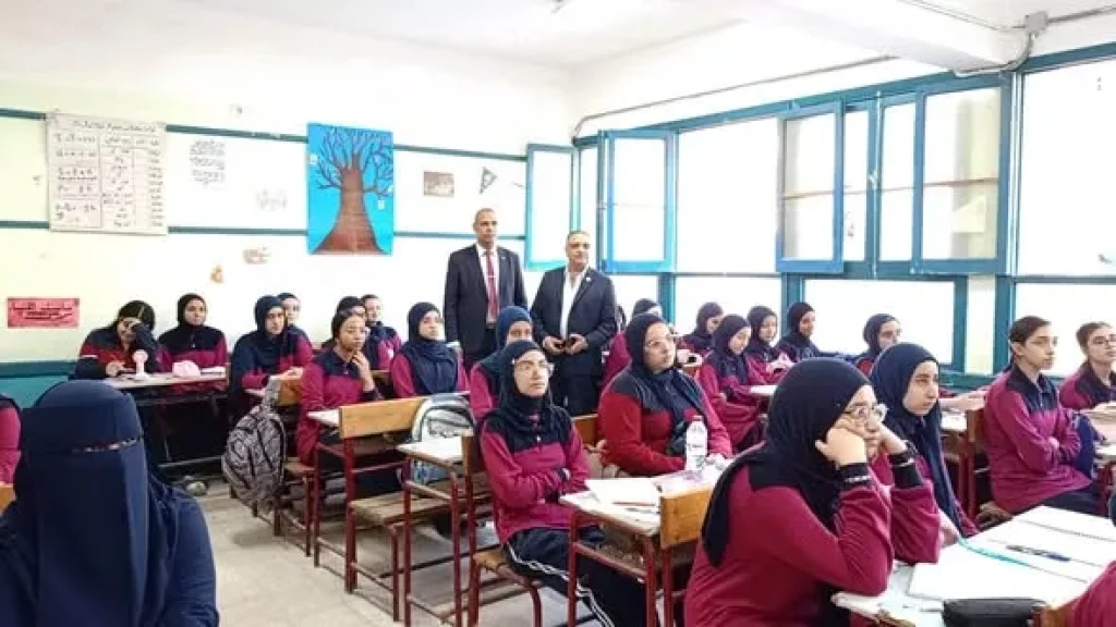 بتوجيهات وزير التربية والتعليم. طارق حلمي يتابع انتظام العملية التعليمية بمدارس الإسكندرية