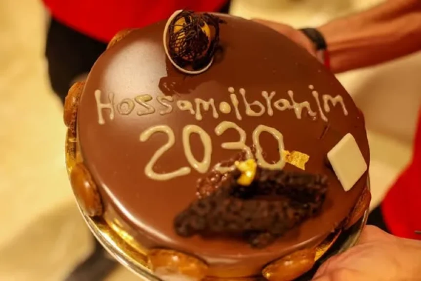 لاعبو منتخب مصر يحتفلون بحسام وإبراهيم حسن بعد تجديد التعاقد حتى 2030