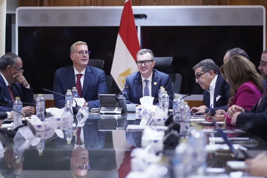 وزيرا التخطيط والبترول يناقشان تطورات أداء قطاع البترول وتطوير الخدمات المقدمة للمواطنين