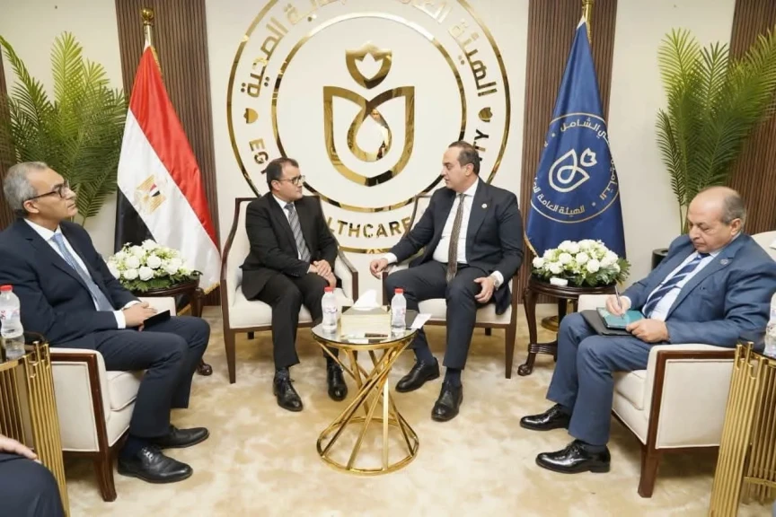 رئيس هيئة الرعاية الصحية يلتقي مساعد وزير الخارجية للشؤون الإفريقية  لدعم التعاون مع دول القارة الإفريقية