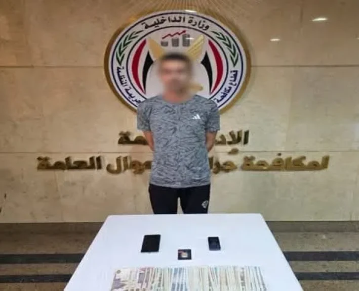الداخلية: ضبط المتهم بالنصب والاحتيال علي المواطنين  والادعاء بكونه موظف خدمة عملاء بالبنوك