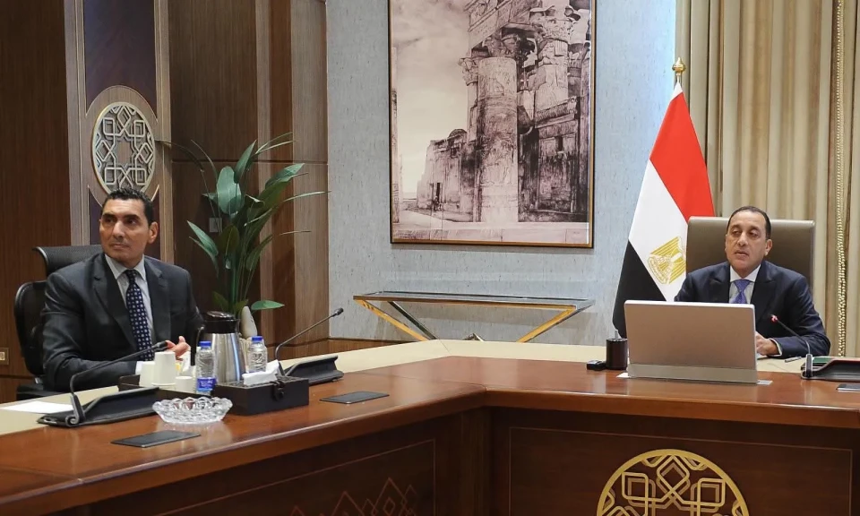 رئيس الوزراء يلتقي وزير الشباب والرياضة لبحث محاور الجلسة المخصصة للقطاع