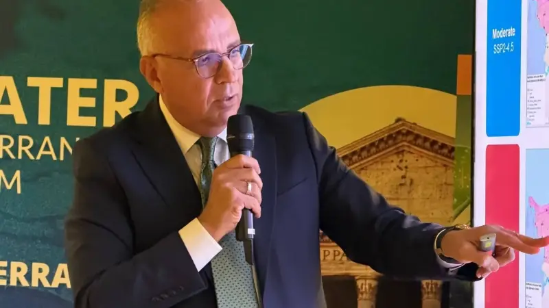 وزير الري يشارك في جلسة حول حماية الخزانات الجوفية الساحلية والنظم البيئية