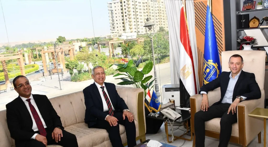 محافظ أسوان يستقبل رئيس الأكاديمية العربية للعلوم والتكنولوجيا