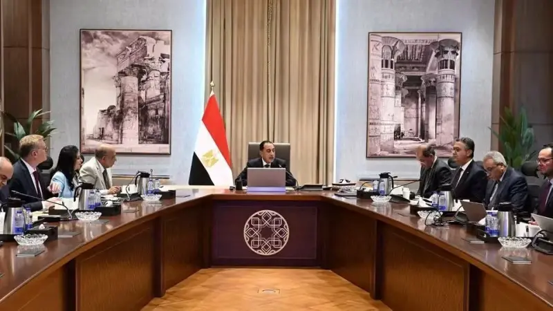 رئيس الوزراء يستعرض محاور جلستي ”مسيرة الطاقة المصرية” و”منظومة حماية مجتمعية أكثر فاعلية”