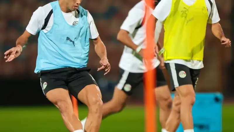 منتخب مصر يخوض تدريبه بإستاد القاهرة استعداداً لودية جنوب أفريقيا.. وتدريبات تأهيلية لفتوح وهيثم