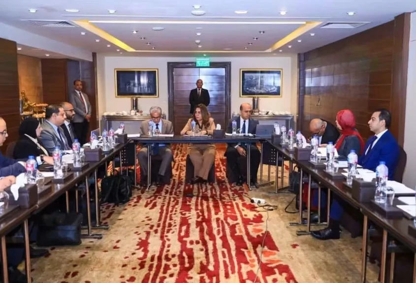 وزيرة التنمية المحلية والبيئة تعقد اجتماعاً تشاورياً حول آخر مستجدات منظومة ”المسؤولية الممتدة للمنتج”