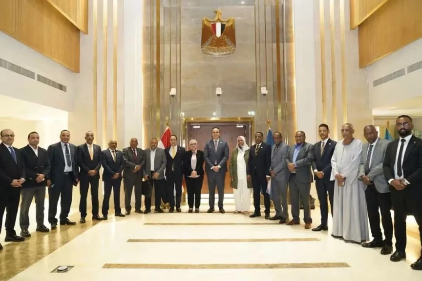 رئيس هيئة الرعاية الصحية يلتقي الكتلة البرلمانية وأعضاء مجلسي النواب والشيوخ بأسوان