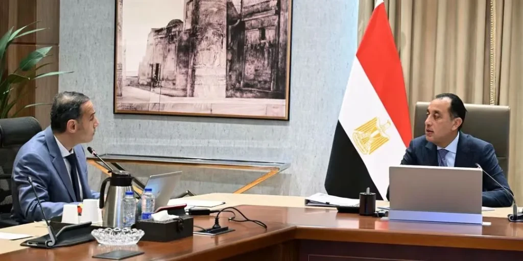 رئيس الوزراء يبحث مع رئيس الهيئة العامة للرقابة المالية مستجدات الأنشطة المالية غير المصرفية والجهود المبذولة لتعزيز إسهامها في الاقتصاد الوطني