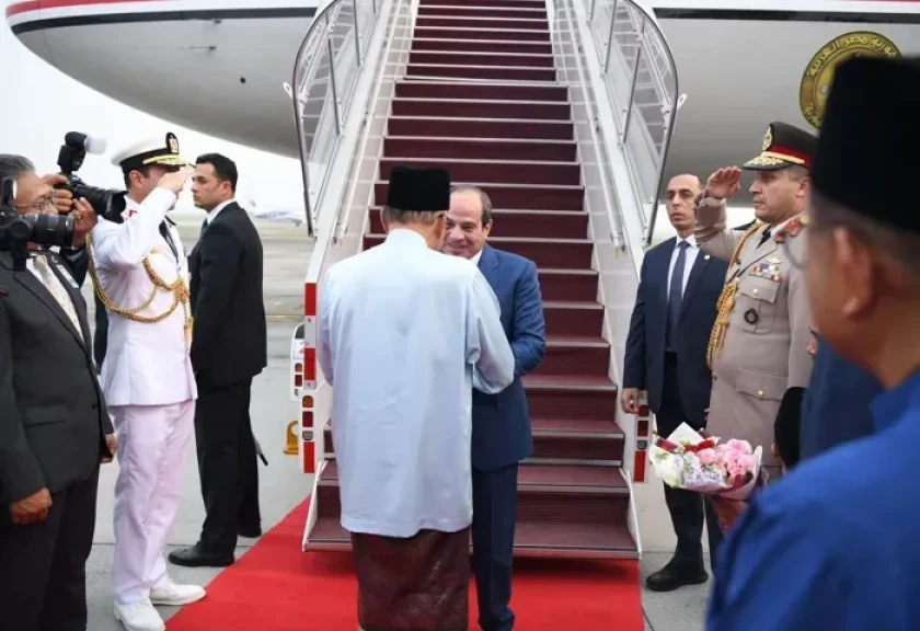 الرئيس السيسى: غادرت ماليزيا العزيزة وفي القلب كل المحبة والتقدير لملكها ورئيس وزراءها والشعب الماليزي الرائع