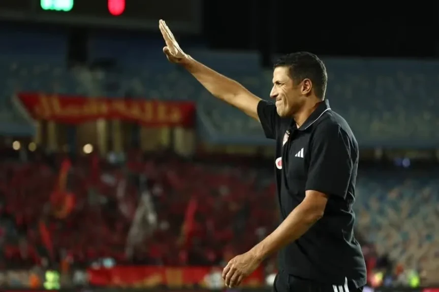 عموتة يعلن تشكيل الأهلي أمام الزمالك