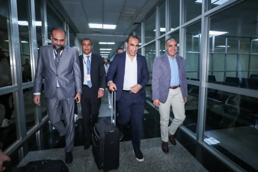 سفير مصر في أوغندا يستقبل بعثة الأهلي في مطار عنتيبي