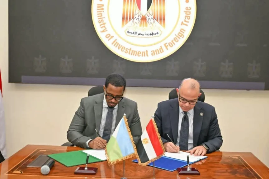 وزير الاستثمار  ونظيره الجيبوتي يوقعان بروتوكول الاتفاق الإطاري لتعزيز التعاون الاستثماري والتجاري