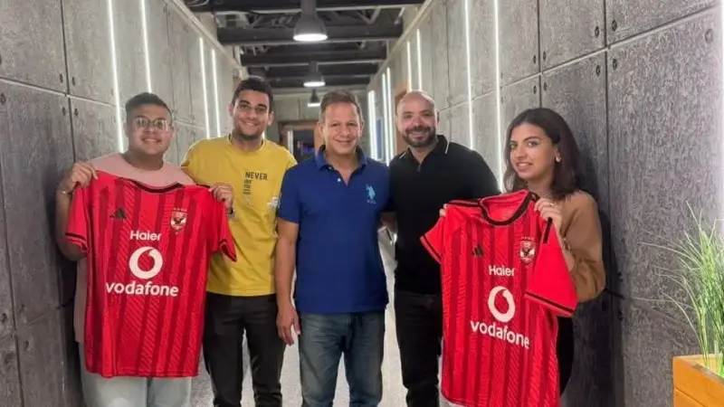 جوائز مباراة القمة .. برنامج ”رقم 10” يهدي قمصان الأهلي لفائزَي التوقعات الصحيحة