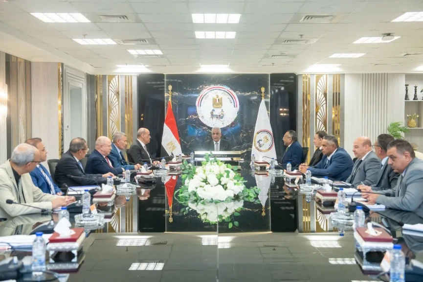 وزير الدولة للإنتاج الحربي يتابع الموقف التنفيذي لمشروعات المبادرة الرئاسية ويشدد على سرعة الانتهاء منها