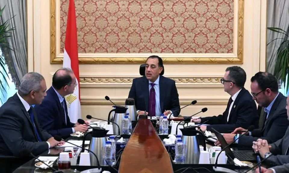 رئيس الوزراء يستعرض محاور الشق الاقتصادي لجلسات المنتدى وبرنامج التحول الاقتصادي الوطني