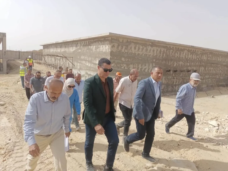 وزيرة الإسكان تتابع موقف تنفيذ عدد من  مشروعات الصرف الصحي الجاري تنفيذها بمحافظة الجيزة