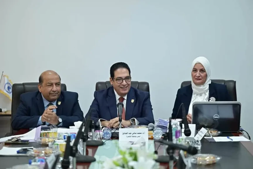 رئيس جامعة القاهرة يترأس اجتماع مجلس كلية الإعلام