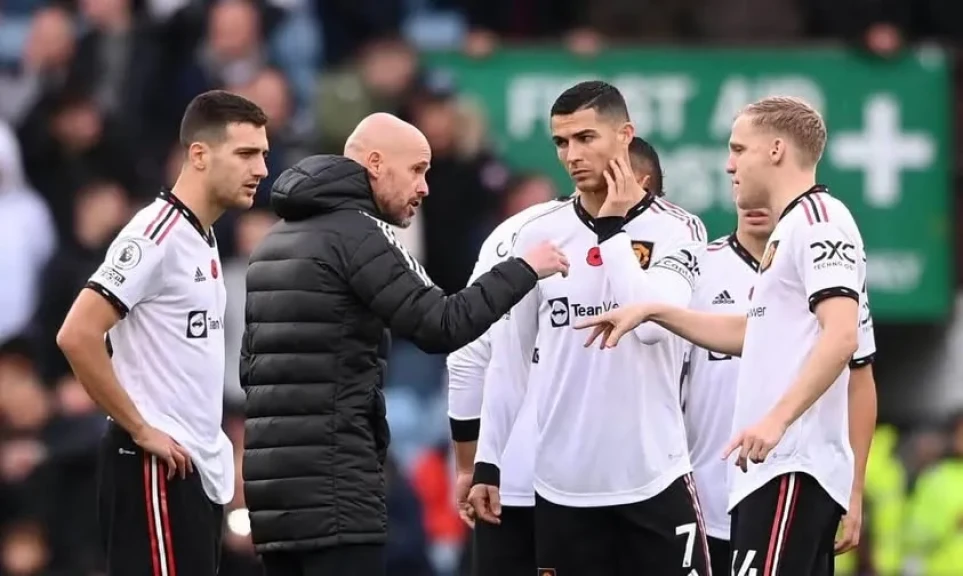 تين هاج يفتح النار على إدارة مانشستر يونايتد ويكشف كواليس خلافه مع رونالدو